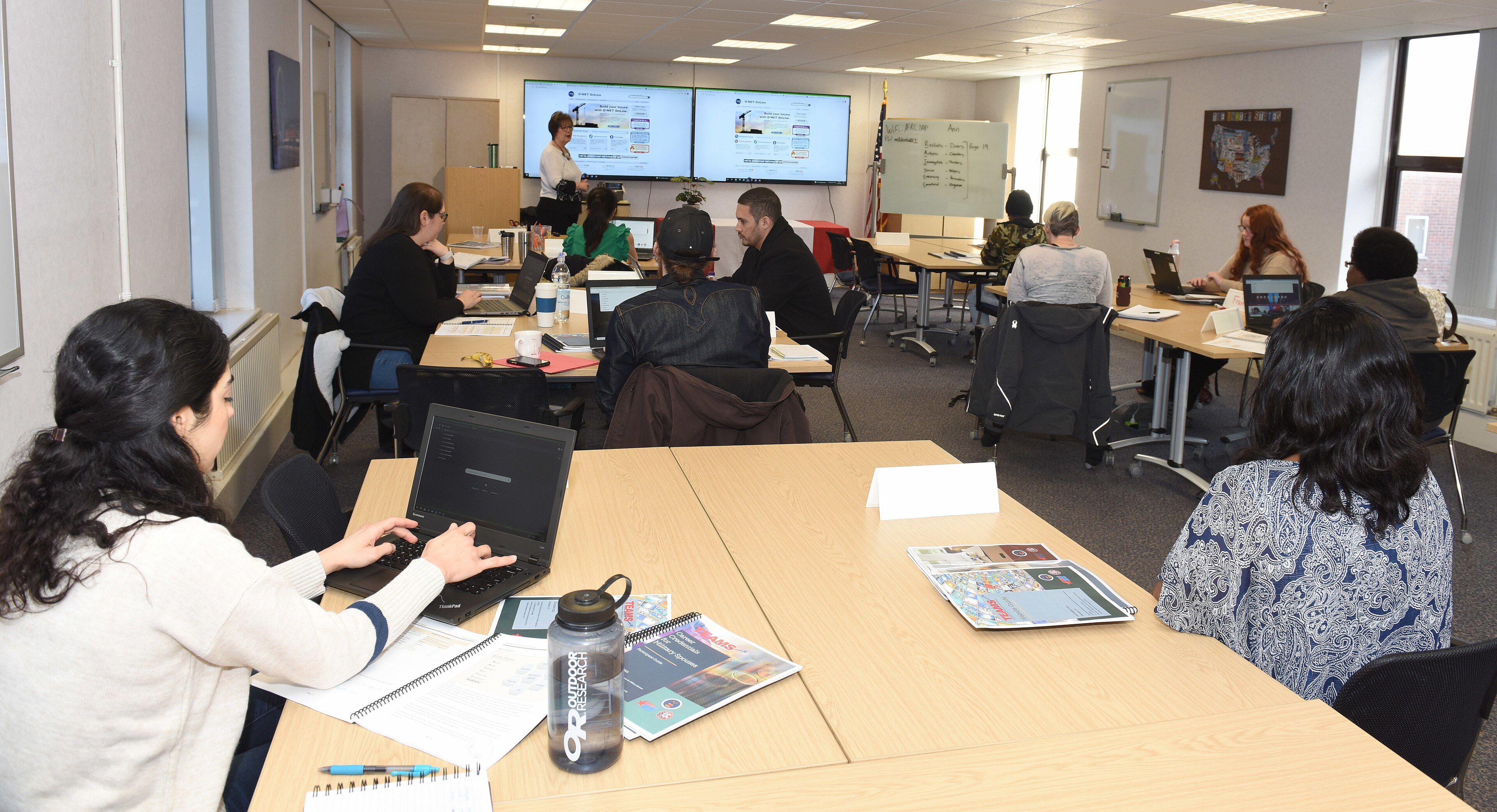 Airman and Family Readiness Center TEAMS workshop helping spouses with employment